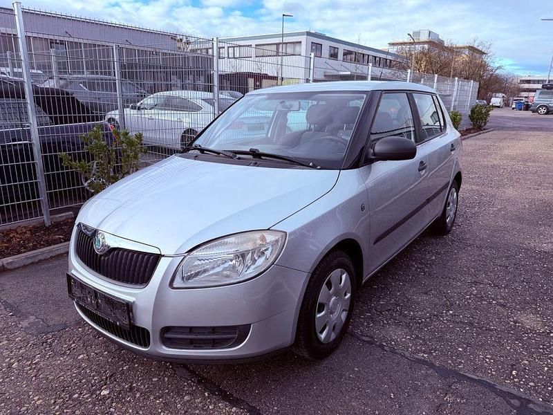 Gebraucht Skoda Fabia Classic 60 PS (44 kW) 2009 Silber Limousine