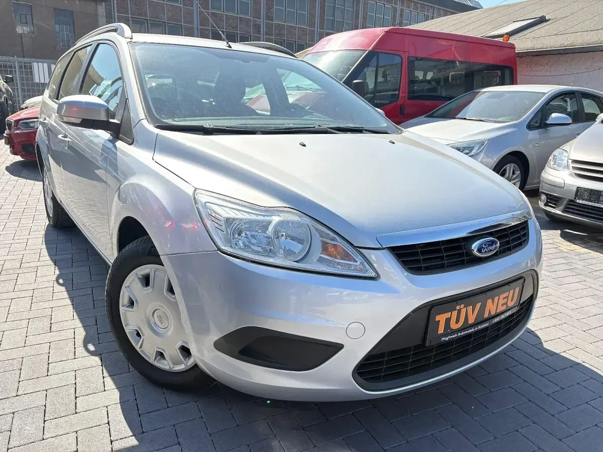 Gebraucht Ford Focus Style 101 PS (74 kW) 2009 Silber Kombi