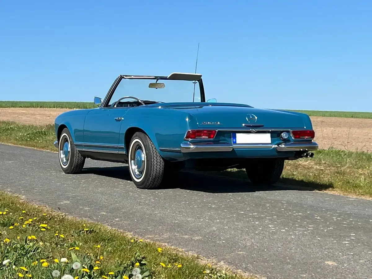 Gebraucht Mercedes 230 150 PS (110 kW) 1966 Blau Cabrio
