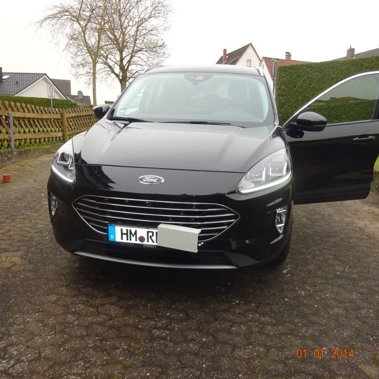 Schwarz Gebraucht 2021 Ford Kuga Titanium SUV | 19.900 € (Superpreis) - Bild 1/4