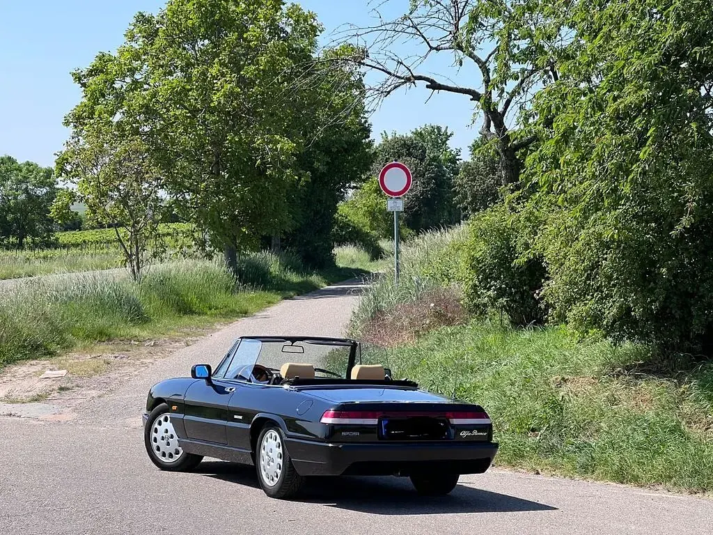 Gebraucht Alfa Romeo Spider 120 PS (88 kW) 1990 Schwarz Cabrio