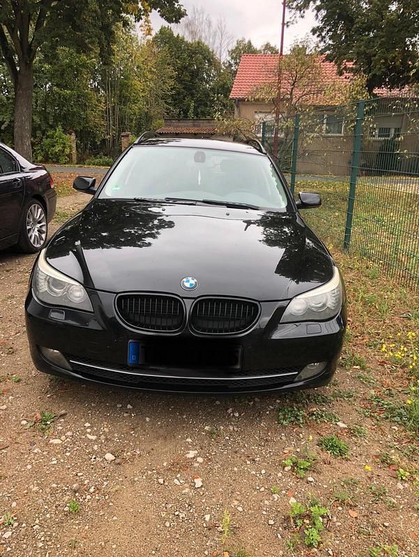 Schwarz Gebraucht 2008 BMW 525 Kombi | 3.550 € (Fairer Preis) - Bild 1/4