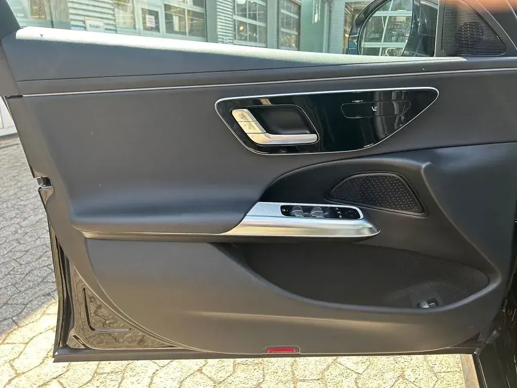Gebraucht Mercedes E220 Advanced Plus 197 PS (144 kW) 2025 Metalliclack obsidianschwarz m Limousine