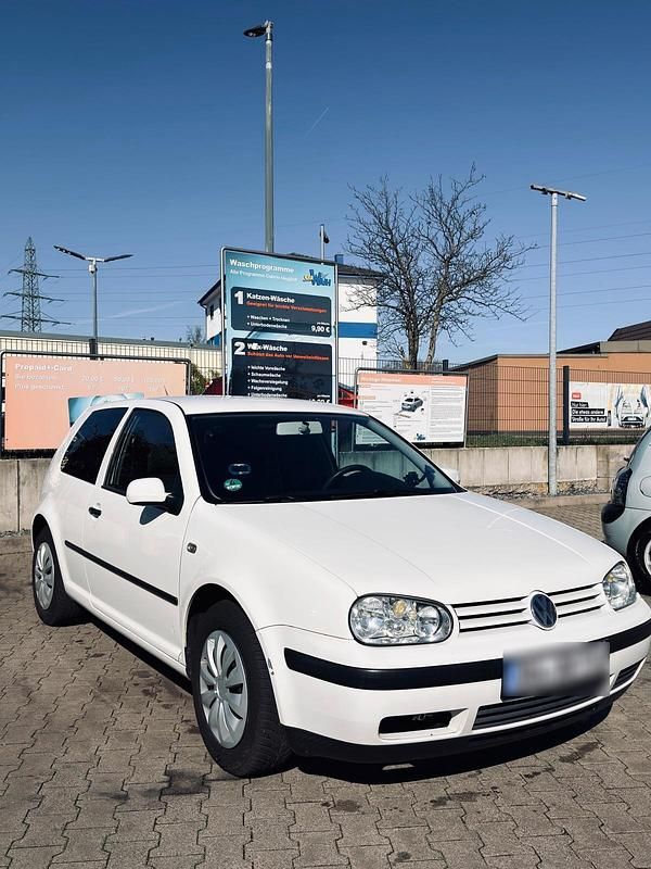 Gebraucht VW Golf IV 75 PS (55 kW) 2002 Weiß Kleinwagen