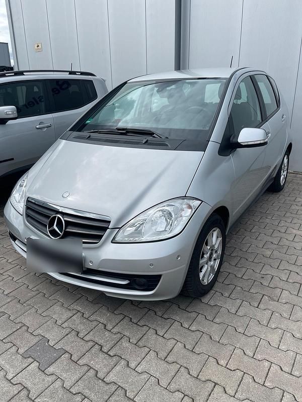 Gebraucht Mercedes A160 95 PS (69 kW) 2012 Silber Kleinwagen
