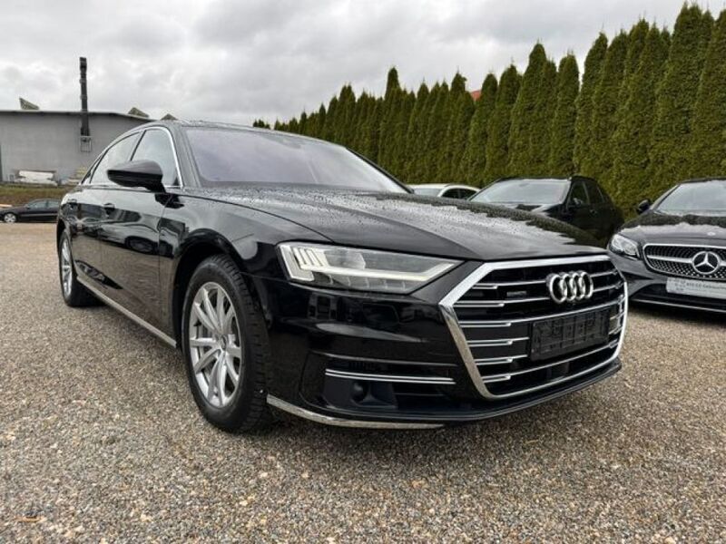 Mythosschwarz metallic (metallic) Gebraucht 2020 Audi A8 Limousine | 45.990 € (Teuer) - Bild 1/4