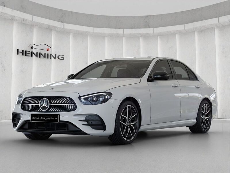 Weiß Gebraucht 2020 Mercedes E220 AMG Limousine | 44.890 € - Bild 1/4