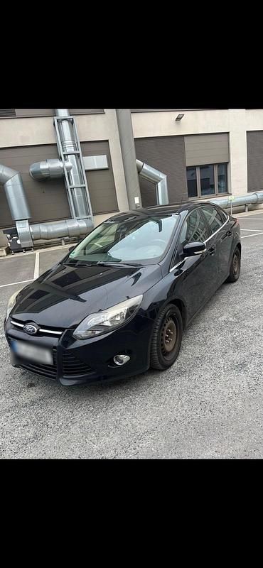 Second-hand Ford Focus 150 CP (110 kW) 2011 Negru Berlinǎ