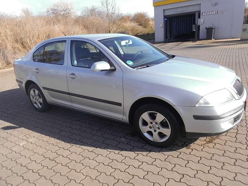 Gebraucht Skoda Octavia Team Edition 102 PS (75 kW) 2008 Brilliant silber mettalic Limousine