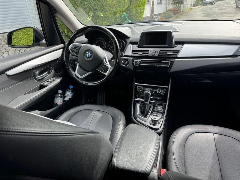 Gebraucht BMW 220 Advantage 190 PS (139 kW) 2016 Schwarz Van / Kleinbus