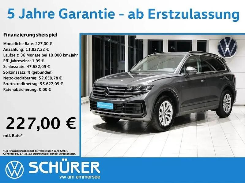 Grenadillschwarz metallic Gebraucht 2024 VW Touareg Style SUV | 63.987 € (Superpreis) - Bild 1/4