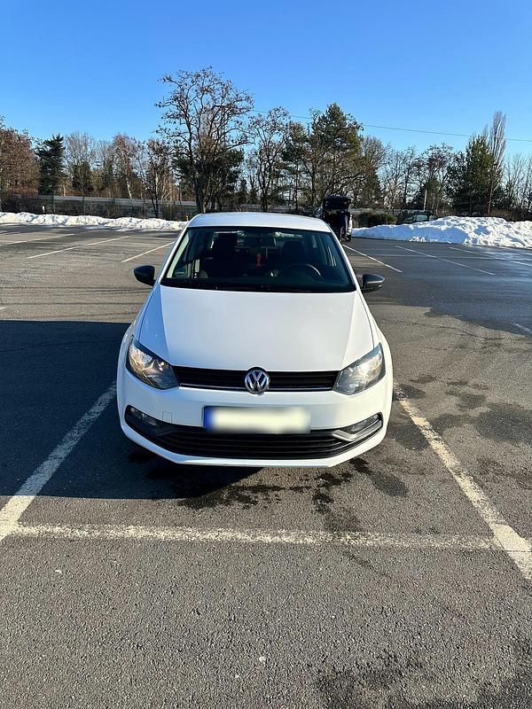 Gebraucht VW Polo 90 PS (66 kW) 2016 Weiß Limousine