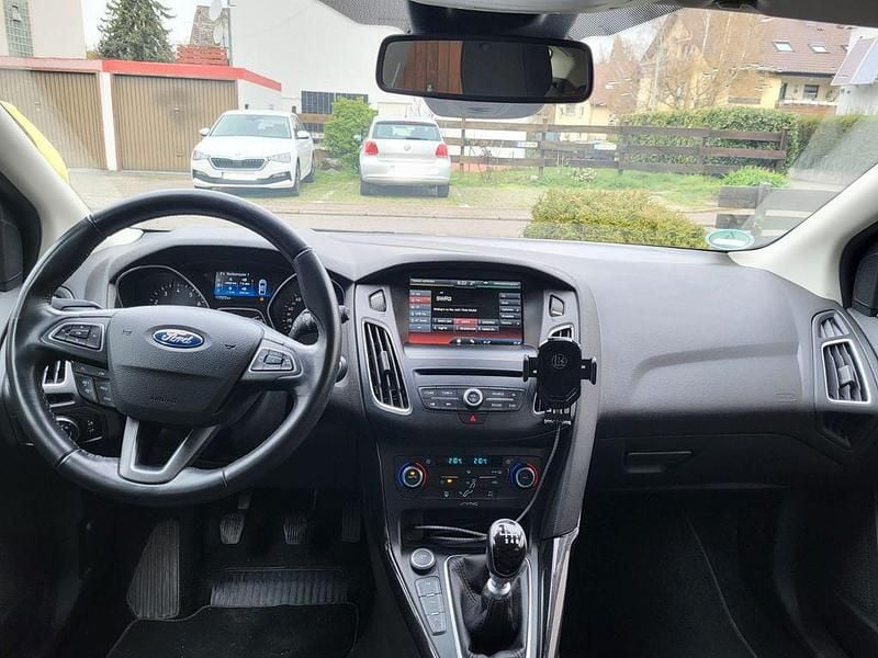 Używany Ford Focus Titanium 150 KM (110 kW) 2015 Czarny Sedan/Limuzyna
