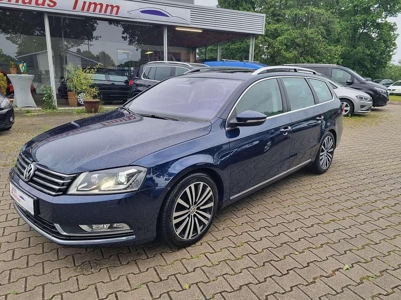 Night blue metallic Gebraucht 2013 VW Passat Comfortline Kombi | 9.450 € (Guter Preis) - Bild 1/4