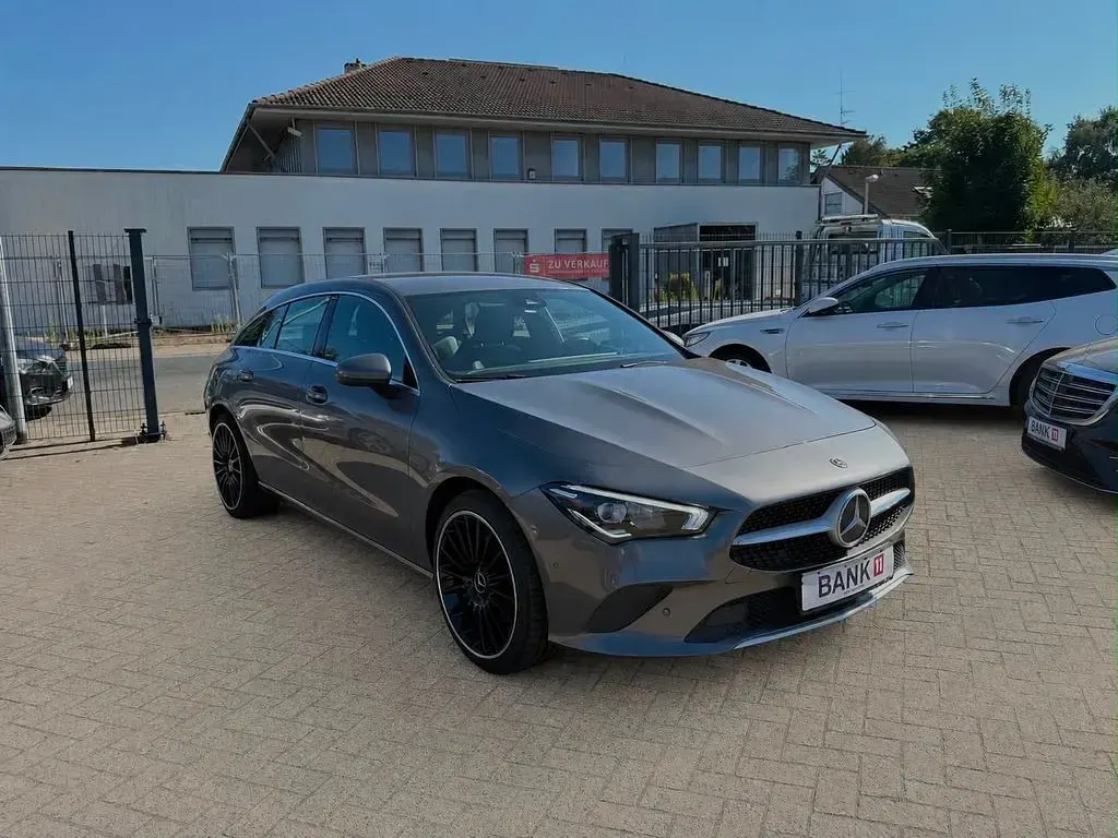 Gebraucht Mercedes CLA220 Shooting Brake 190 PS (139 kW) 2020 Grau Kombi