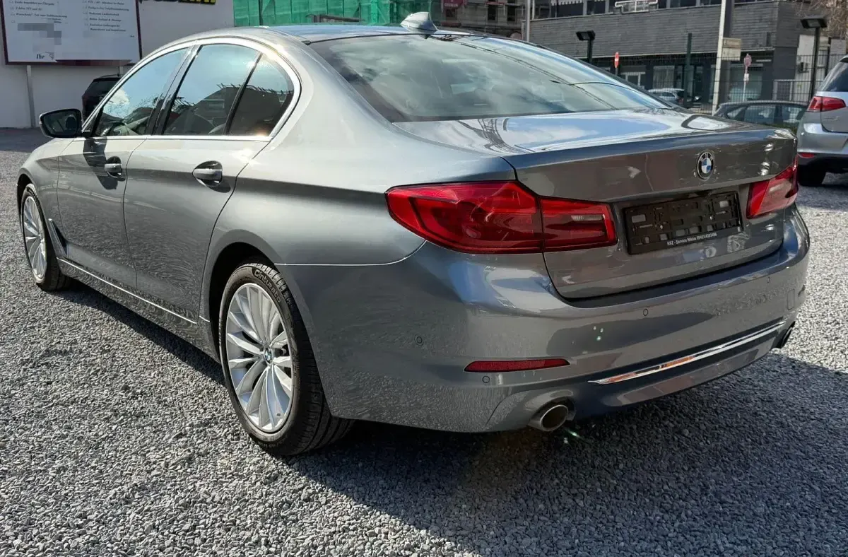 Gebraucht BMW 530 Luxury Line 252 PS (185 kW) 2018 Blau Limousine