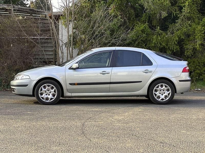 Gebraucht Renault Laguna II Expression+ 107 PS (78 kW) 2004 Grau Limousine