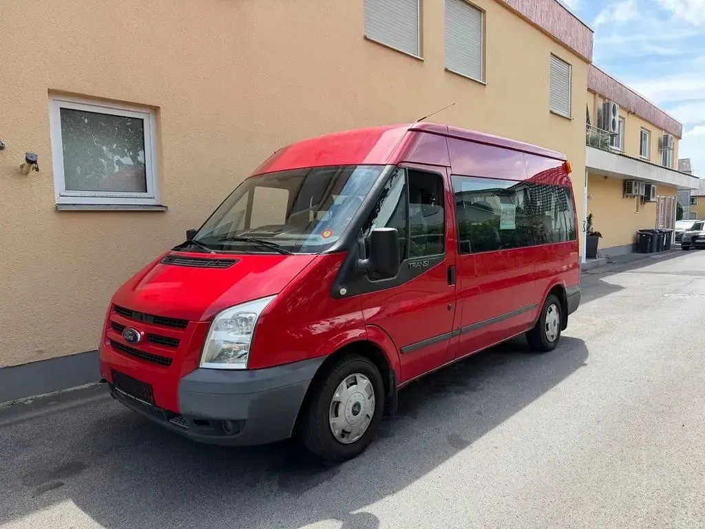 Gebraucht Ford Transit 116 PS (85 kW) 2010 Rot Van / Kleinbus