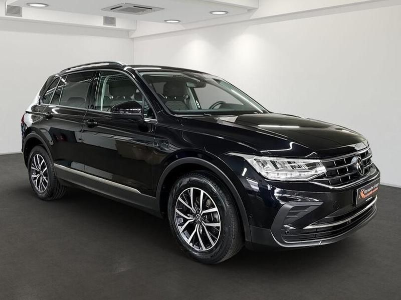 Gebraucht VW Tiguan Life 150 PS (110 kW) 2022 (deepblack perleffekt) SUV