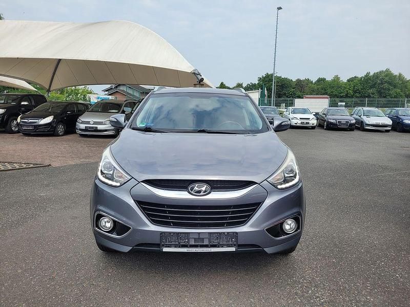 Silber Gebraucht 2015 Hyundai ix35 Comfort SUV | 11.990 € (Etwas zu teuer) - Bild 1/4