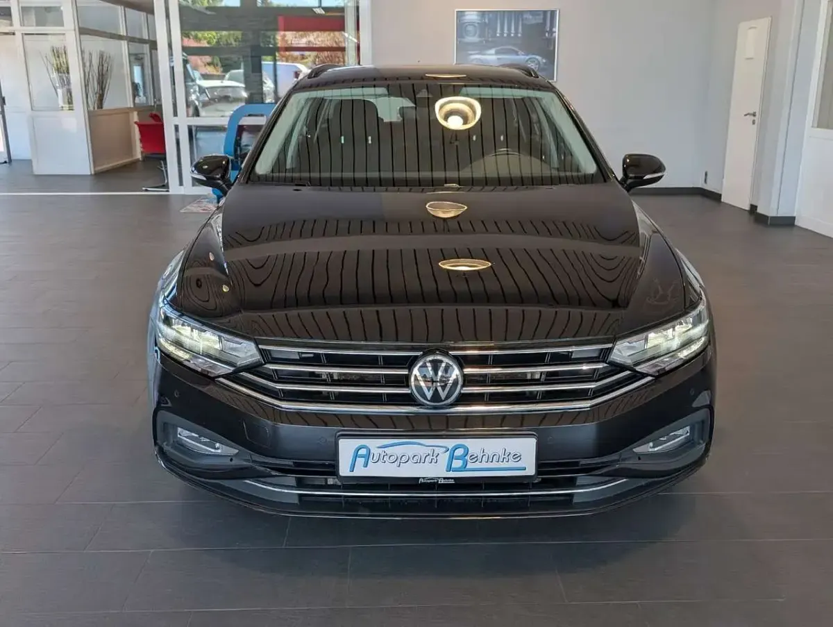 Gebraucht VW Passat Business 150 PS (110 kW) 2022 Schwarz Limousine
