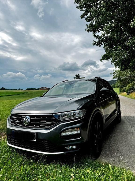 Grau Gebraucht 2020 VW T-Roc Sport SUV | 18.800 € (Guter Preis) - Bild 1/4