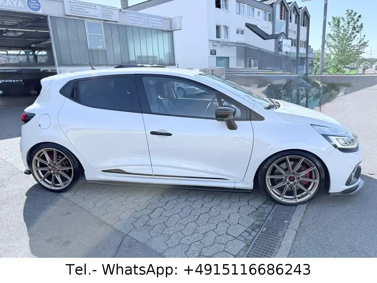 Gebraucht Renault Clio IV Trophy 220 PS (161 kW) 2018 Weiß Kleinwagen