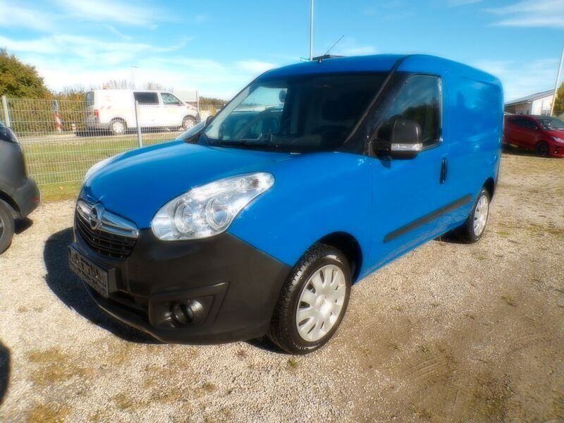 Gebraucht Opel Combo Edition 95 PS (69 kW) 2018 Royalblau h: u2/f:atlantikblau Van / Kleinbus