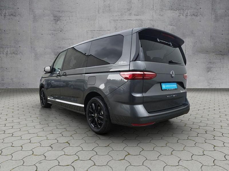 Gebraucht VW Multivan Goal 150 PS (110 kW) 2025 Indiumgrau metallic Van