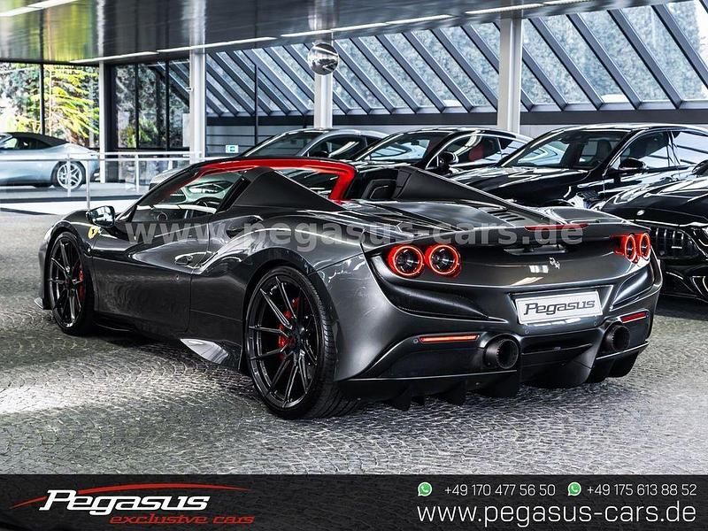 Gebraucht Ferrari F8 721 PS (530 kW) 2023 Grau Cabrio