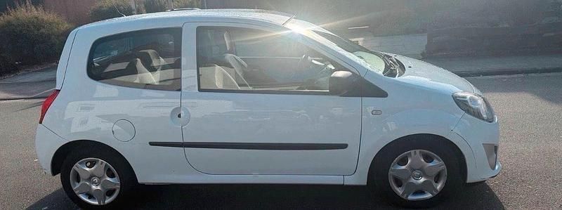 Second-hand Renault Twingo 75 CP (55 kW) 2011 Alb Hatchback