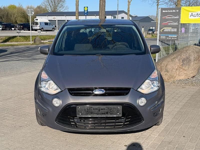 Używany Ford S-MAX Trend 140 KM (102 kW) 2014 Brązowy Minivan