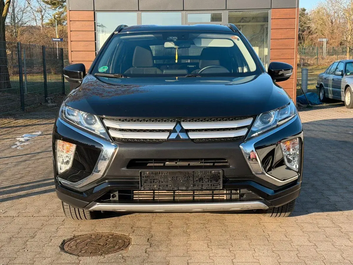 Used Mitsubishi Eclipse Cross Active 163 HP (119 kW) 2019 Black SUV