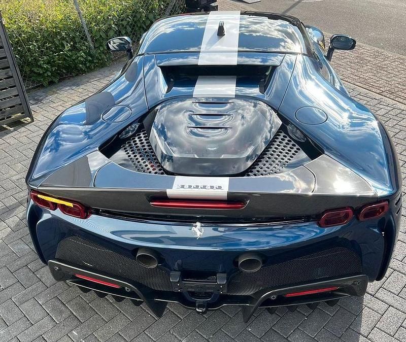 Gebraucht Ferrari SF90 999 PS (734 kW) 2023 Blau