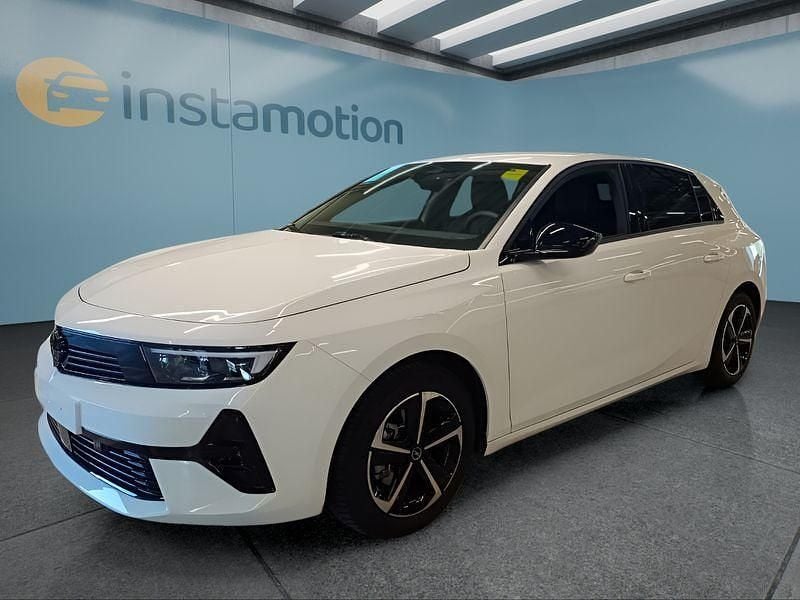 Weiß Gebraucht 2024 Opel Astra Limousine | 25.399 € (Fairer Preis) - Bild 1/4