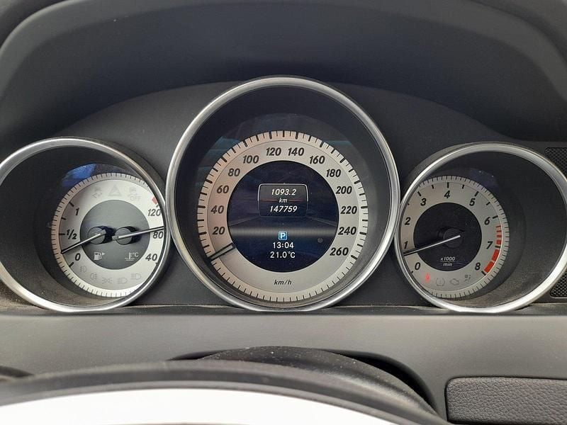 Weiß Gebraucht 2012 Mercedes C180 Avantgarde Kombi | 8.250 € (Guter Preis) - Bild 1/4