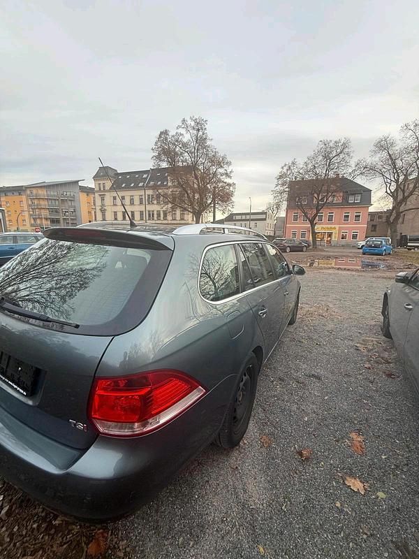 Gebraucht VW Golf V Comfortline 122 PS (89 kW) 2008 Grau Kombi