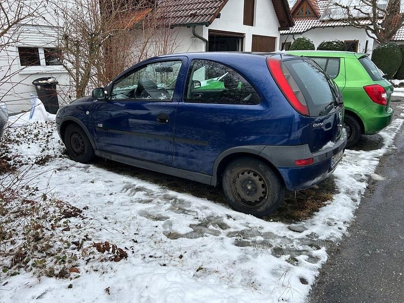 Blau Gebraucht 2003 Opel Corsa Limousine | 850 € (Superpreis) - Bild 1/4