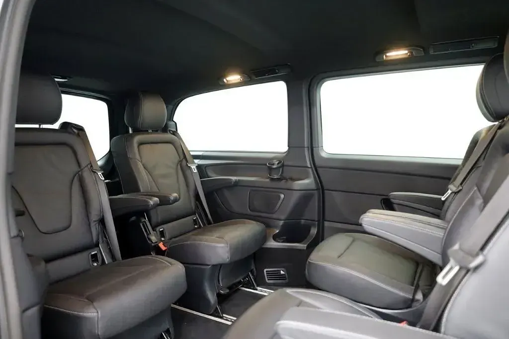 Gebraucht Mercedes V300 AMG 237 PS (174 kW) 2021 Grau Van / Kleinbus