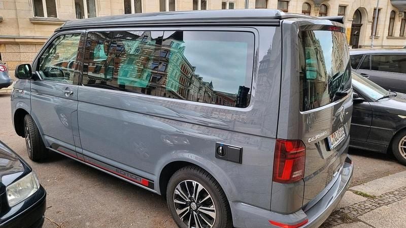 Grau Gebraucht 2022 VW California California Van | 57.500 € (Guter Preis) - Bild 1/4