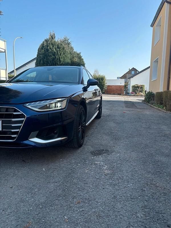 Gebraucht Audi A4 Sport 163 PS (119 kW) 2021 Blau Kombi
