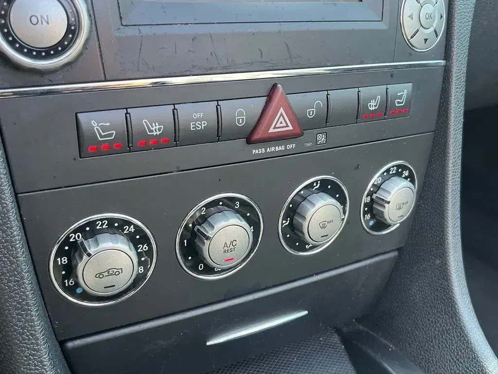 Gebraucht Mercedes SLK280 Sport Edition 231 PS (169 kW) 2008 Schwarz Cabrio