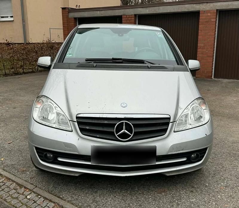 Gebraucht Mercedes A180 109 PS (80 kW) 2011 Silber Limousine