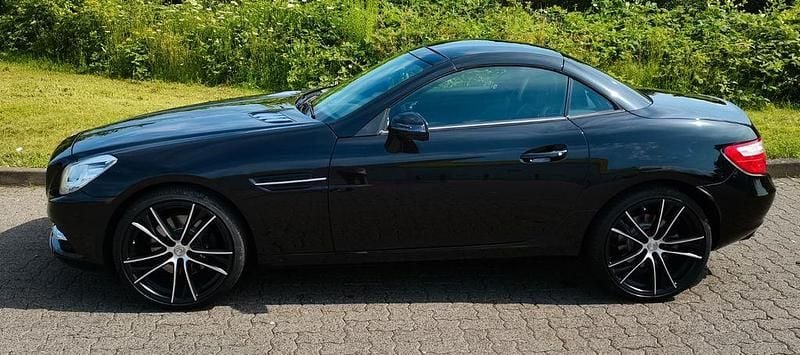Schwarz Gebraucht 2011 Mercedes SLK250 Cabrio | 18.500 € (Guter Preis) - Bild 1/4