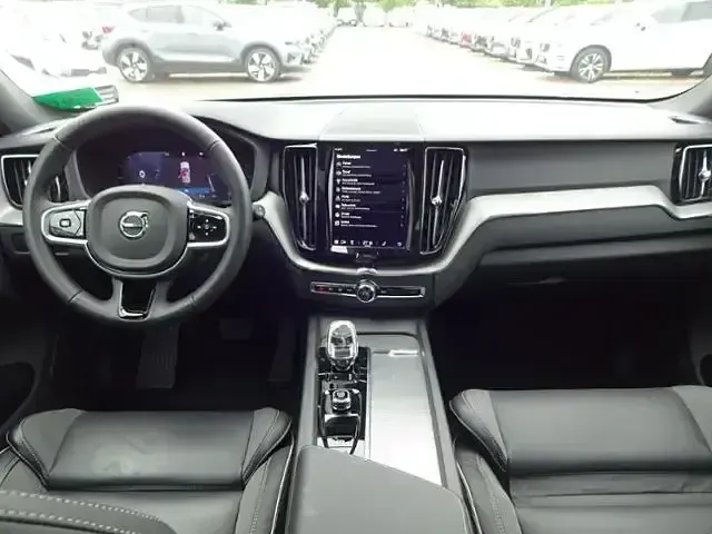 Gebraucht Volvo XC60 Plus 197 PS (144 kW) 2024 Vapour grey / metallic SUV