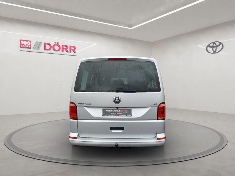 Używany VW Multivan Trendline 150 KM (110 kW) 2016 Srebrny Minivan
