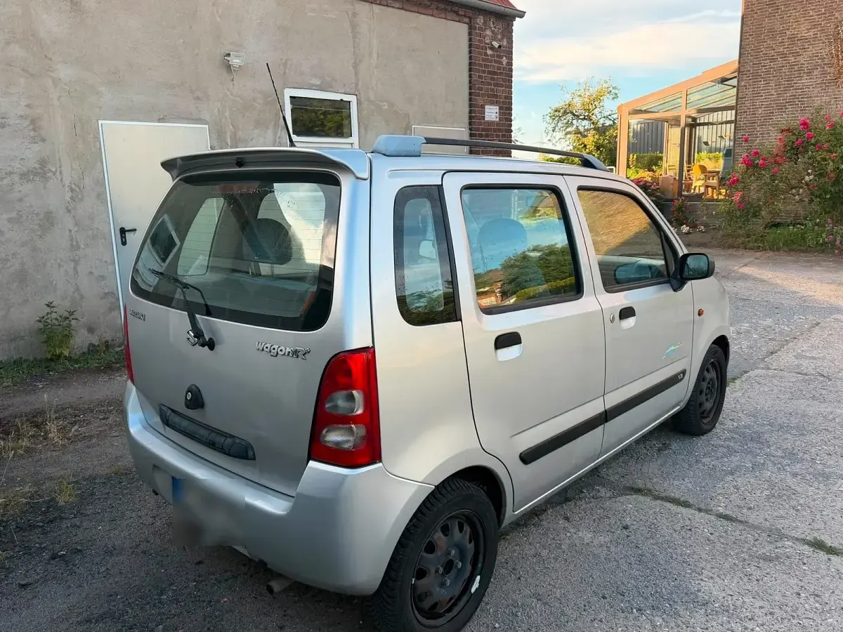 Gebraucht Suzuki Wagon R+ 80 PS (58 kW) 2002 Silber Van / Kleinbus