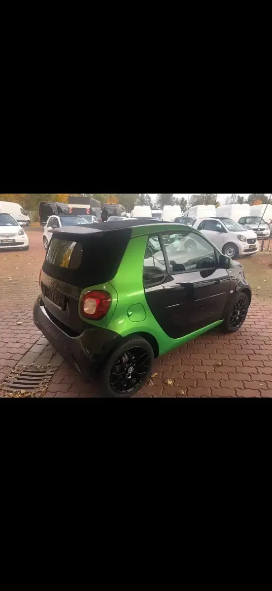 Gebraucht Smart ForTwo Cabrio 41 kW (56 PS) 2017 Schwarz Cabrio