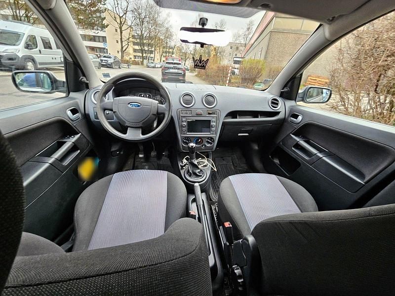 Gebraucht Ford Fusion 80 PS (58 kW) 2009 Schwarz Kleinwagen