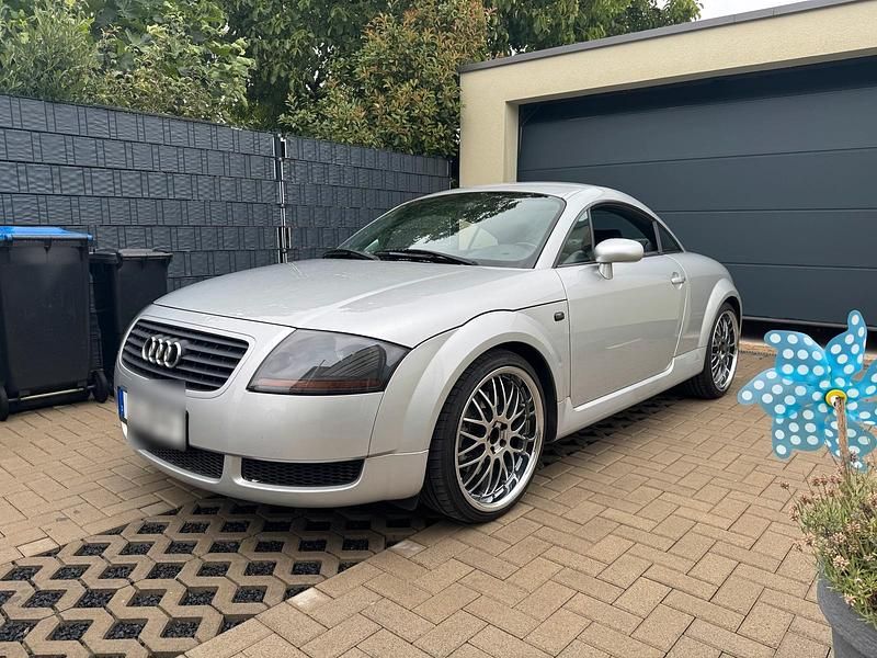 Silber Gebraucht 2000 Audi TT Coupé | 3.500 € (Etwas zu teuer) - Bild 1/4